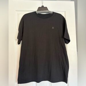 Men’s Black T-shirt L